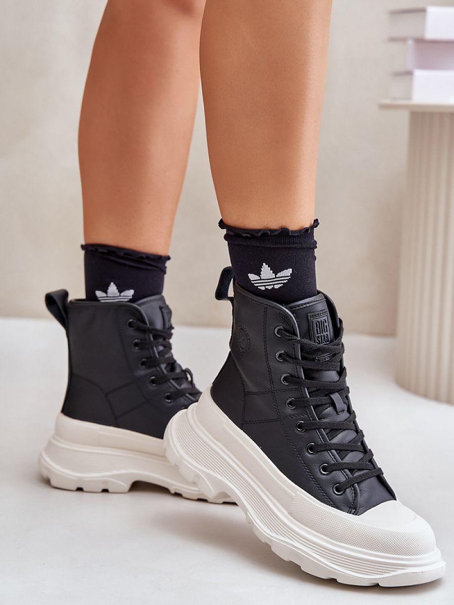 Sneakers model 202229 Step in style